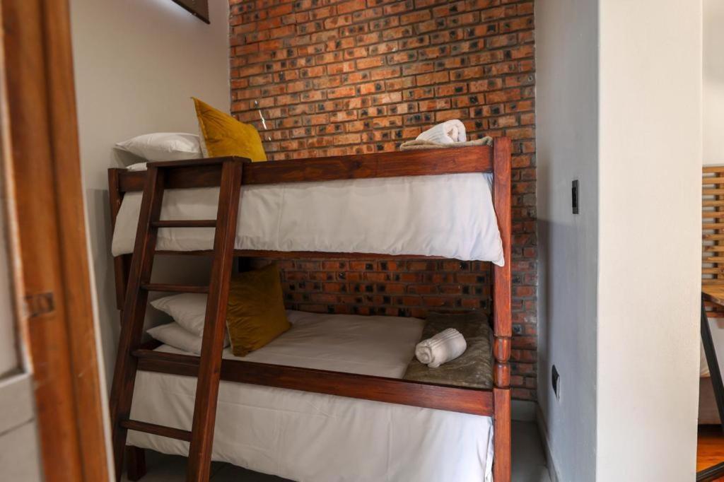 Guest Suites On Connor Блоемфонтейн Екстериор снимка