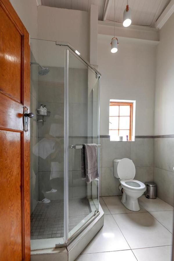Guest Suites On Connor Блоемфонтейн Екстериор снимка