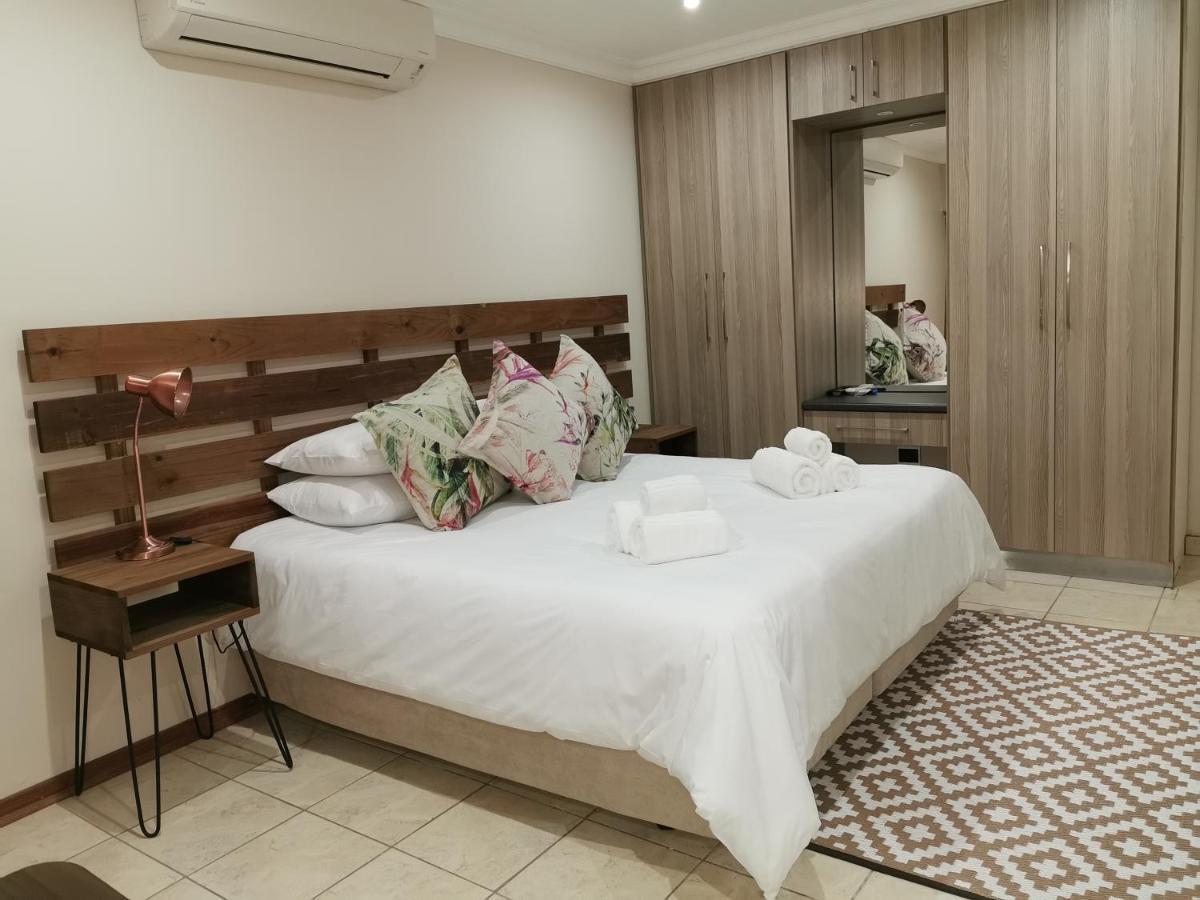 Guest Suites On Connor Блоемфонтейн Екстериор снимка