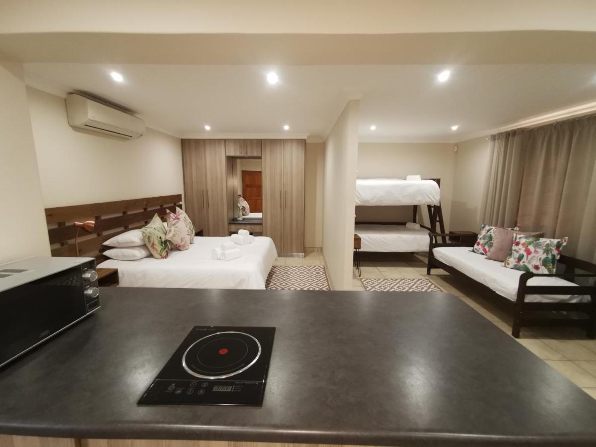 Guest Suites On Connor Блоемфонтейн Екстериор снимка
