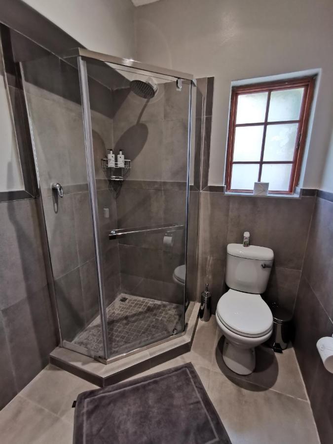 Guest Suites On Connor Блоемфонтейн Екстериор снимка